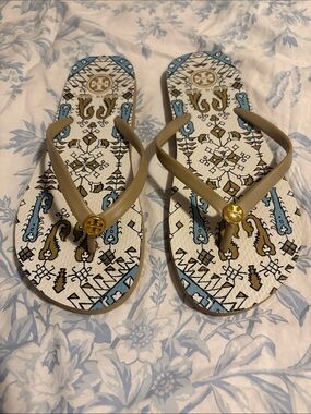 Tory Burch Tan and Blue Printed Logo Flip Flop Sandals